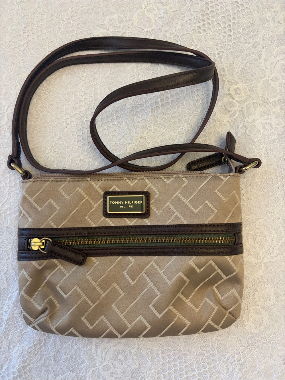 Tommy Hilfiger Beige Crossbody Bag with Dark Brown Trim Green Accent Y2K Vibe